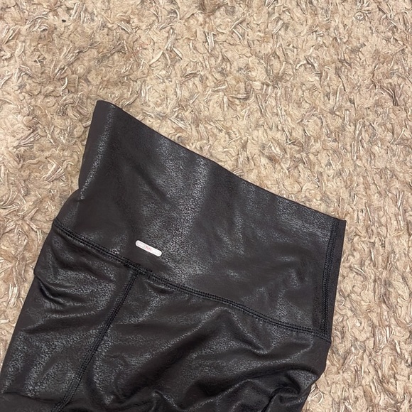 OFFLINE The Hugger High Waisted
Crackle Legging size M - Picture 5 of 6